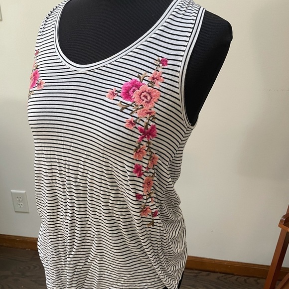 American Eagle Outfitters Tops - Floral stripe tank top